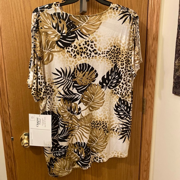 1X NWT Onque Casuals Cold short sleeved top. - Picture 2 of 5